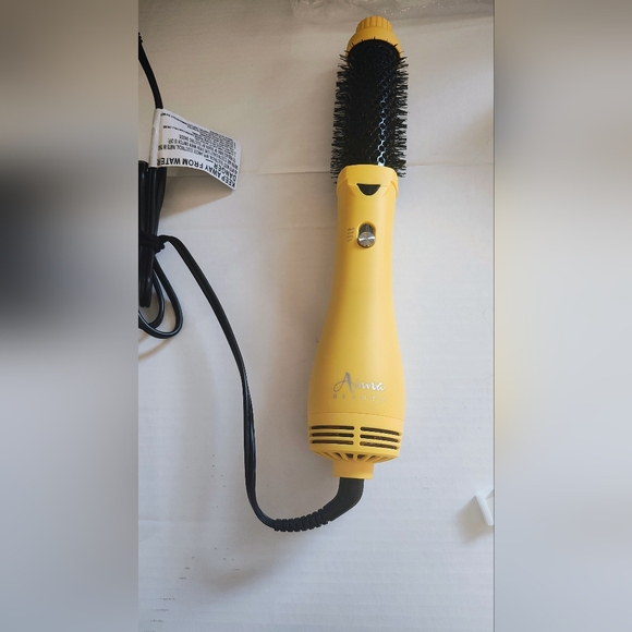 Aima Accessories - Aima Beauty Yellow Hair Styling Brush.